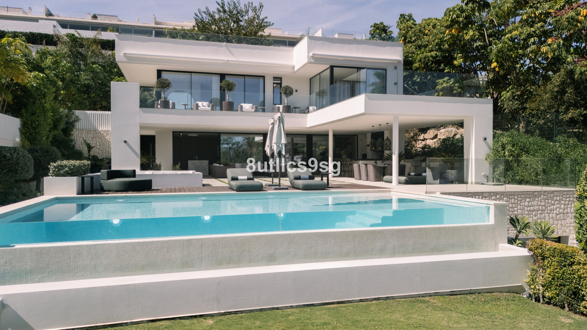 Huis te koop in Nueva Andalucía | 5 slaapkamers H4922260