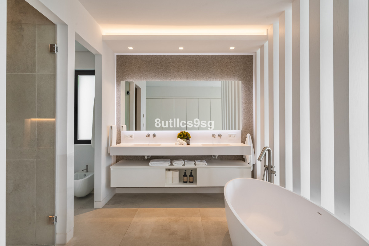 Huis te koop in Nueva Andalucía | 5 slaapkamers H4922260