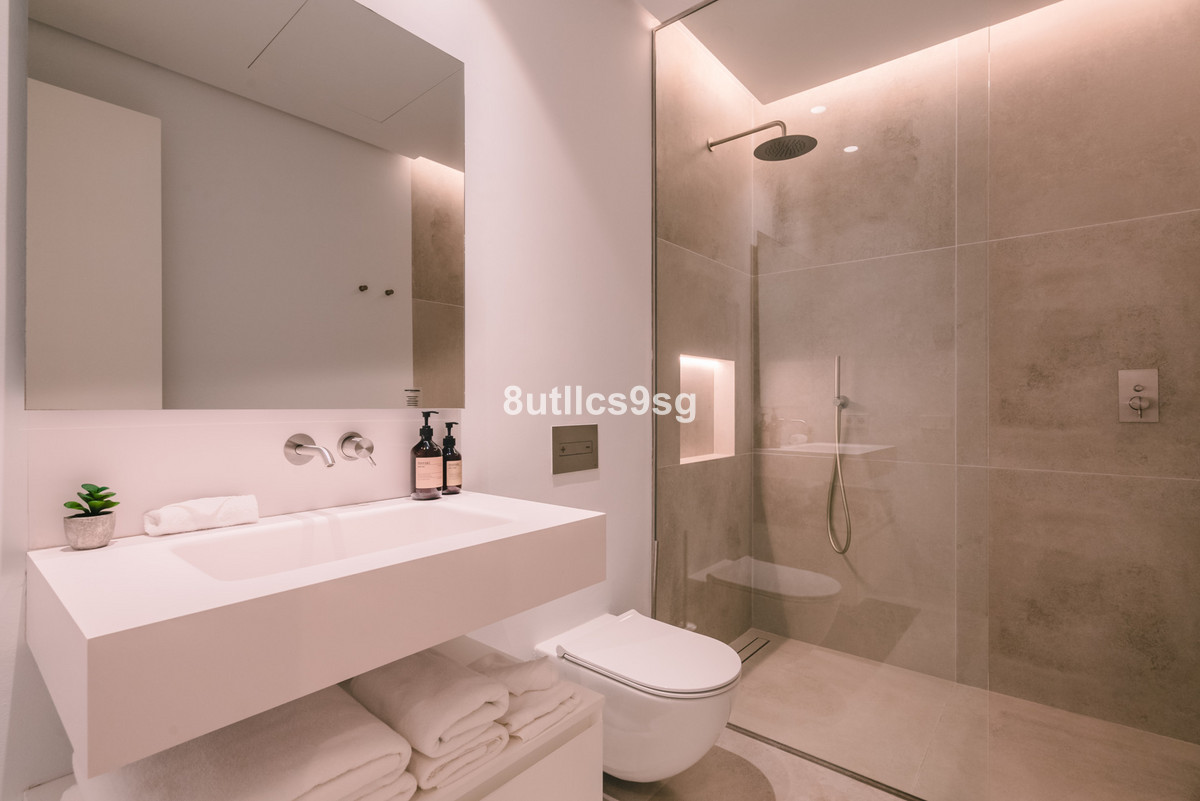 Huis te koop in Nueva Andalucía | 5 slaapkamers H4922260