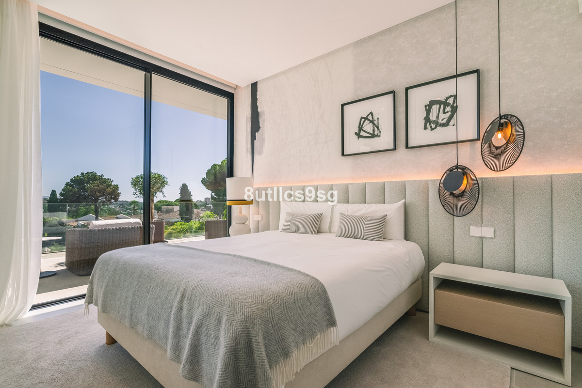 Huis te koop in Nueva Andalucía | 5 slaapkamers H4922260