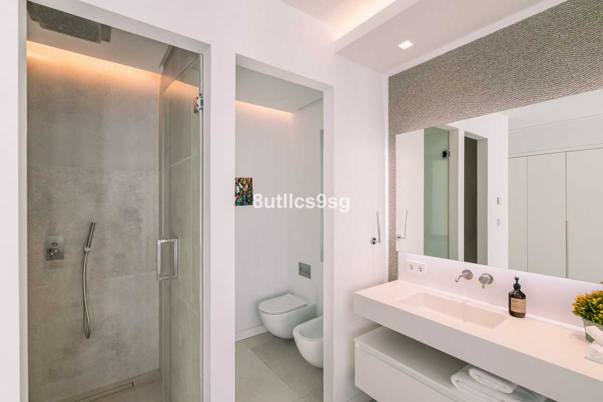 Huis te koop in Nueva Andalucía | 5 slaapkamers H4922260