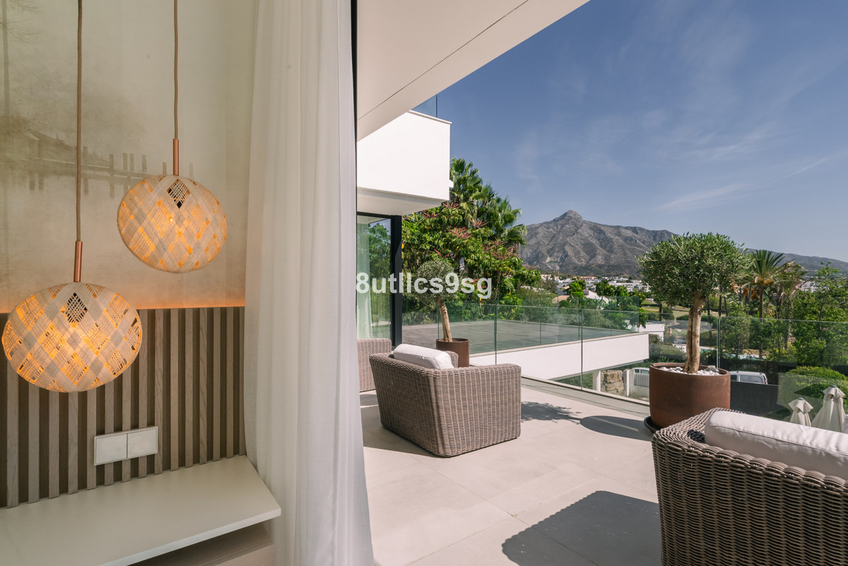 Huis te koop in Nueva Andalucía | 5 slaapkamers H4922260