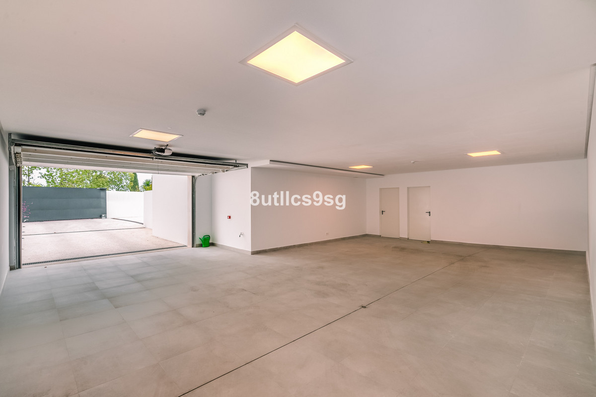 Huis te koop in Nueva Andalucía | 5 slaapkamers H4922260