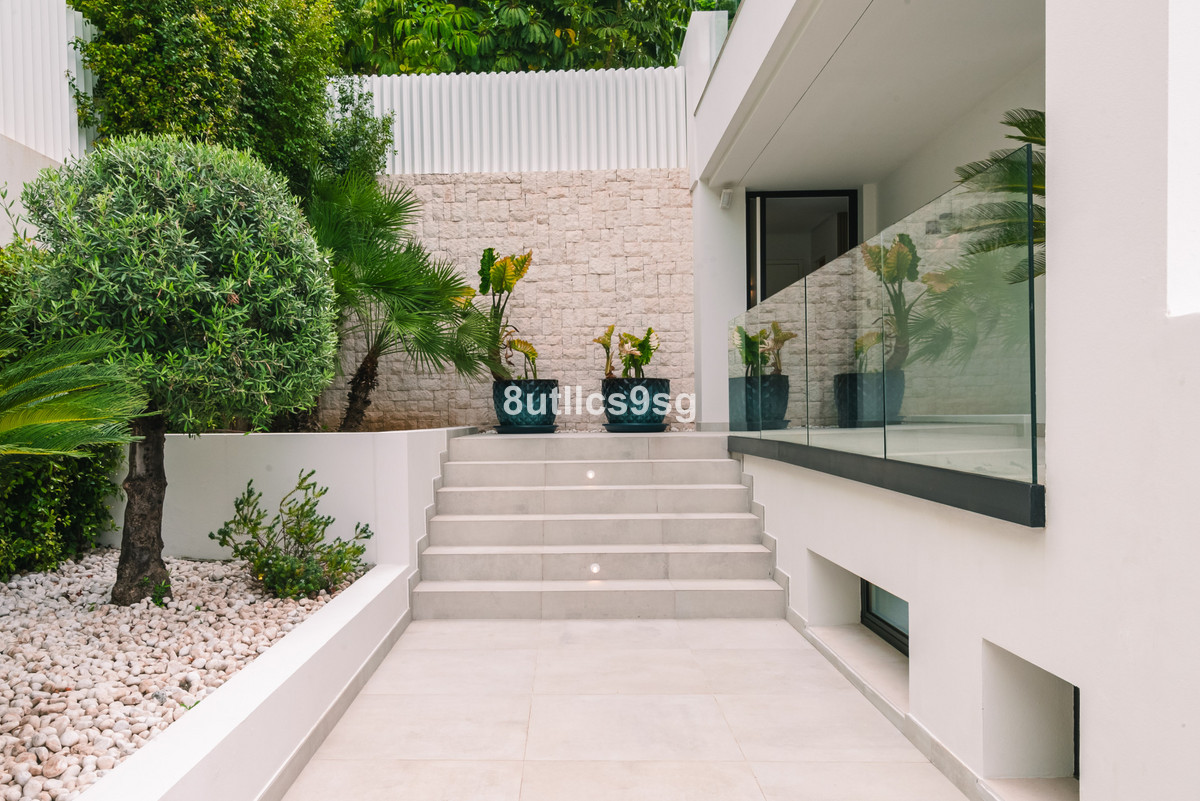 Huis te koop in Nueva Andalucía | 5 slaapkamers H4922260