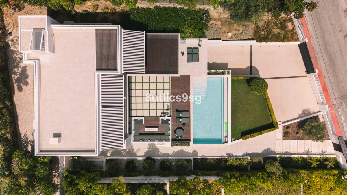 Huis te koop in Nueva Andalucía | 5 slaapkamers H4922260
