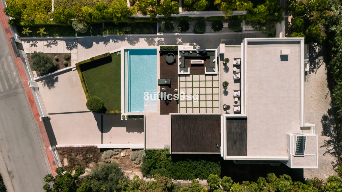 Huis te koop in Nueva Andalucía | 5 slaapkamers H4922260