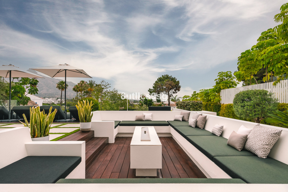 Huis te koop in Nueva Andalucía | 5 slaapkamers H4922260