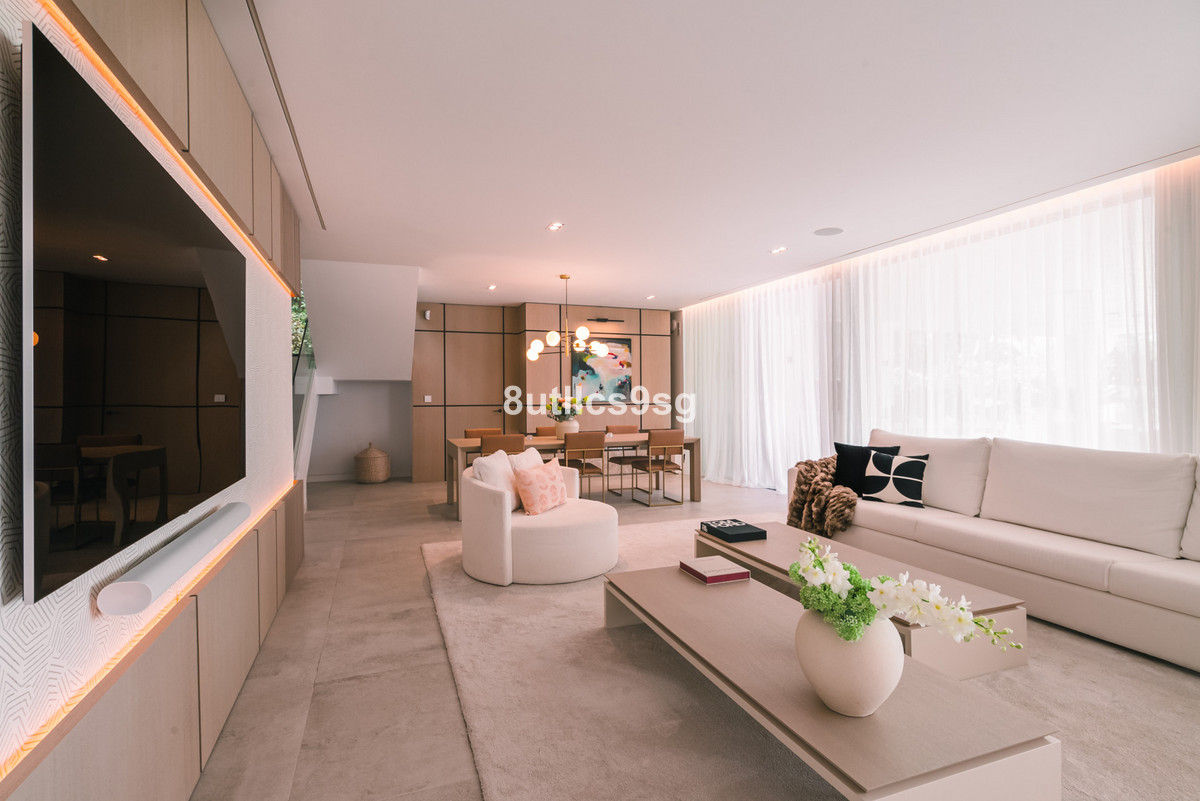 Huis te koop in Nueva Andalucía | 5 slaapkamers H4922260