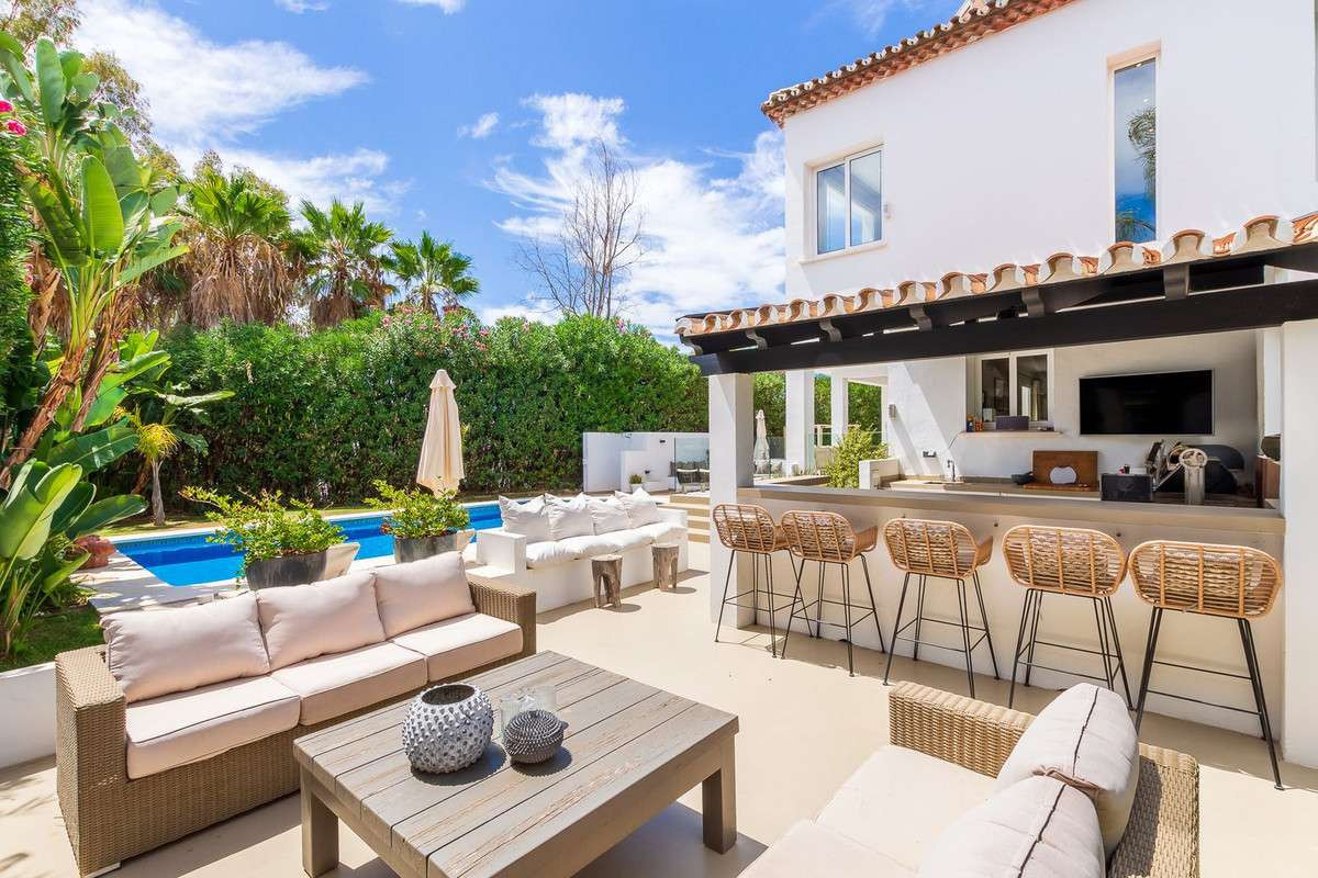 Huis te koop in Nueva Andalucía | 4 slaapkamers H4937398