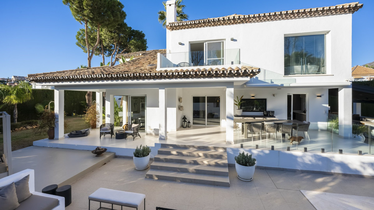 Huis te koop in Nueva Andalucía | 4 slaapkamers H4937398