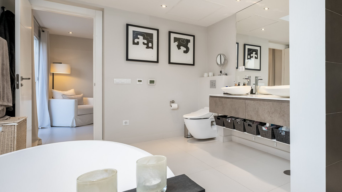 Huis te koop in Nueva Andalucía | 4 slaapkamers H4937398