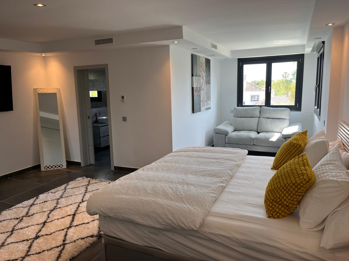 Huis te koop in Nueva Andalucía | 6 slaapkamers H4973695