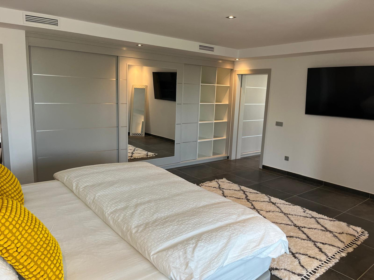 Huis te koop in Nueva Andalucía | 6 slaapkamers H4973695