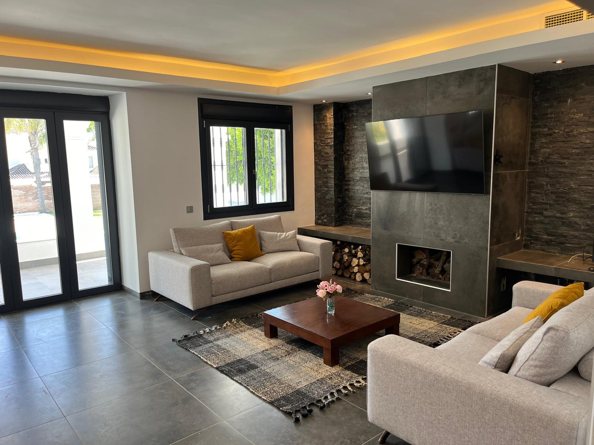 Huis te koop in Nueva Andalucía | 6 slaapkamers H4973695