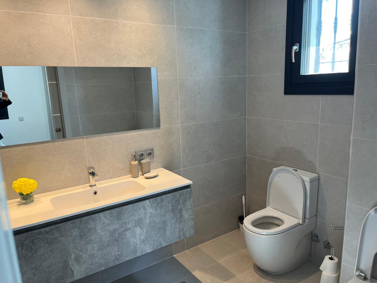 Huis te koop in Nueva Andalucía | 6 slaapkamers H4973695