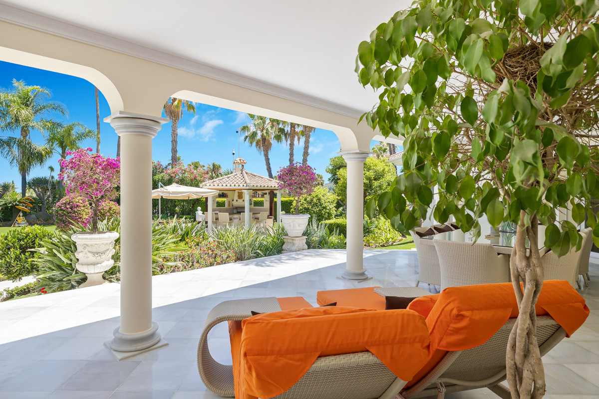 Huis te koop in Nueva Andalucía | 6 slaapkamers H4986523