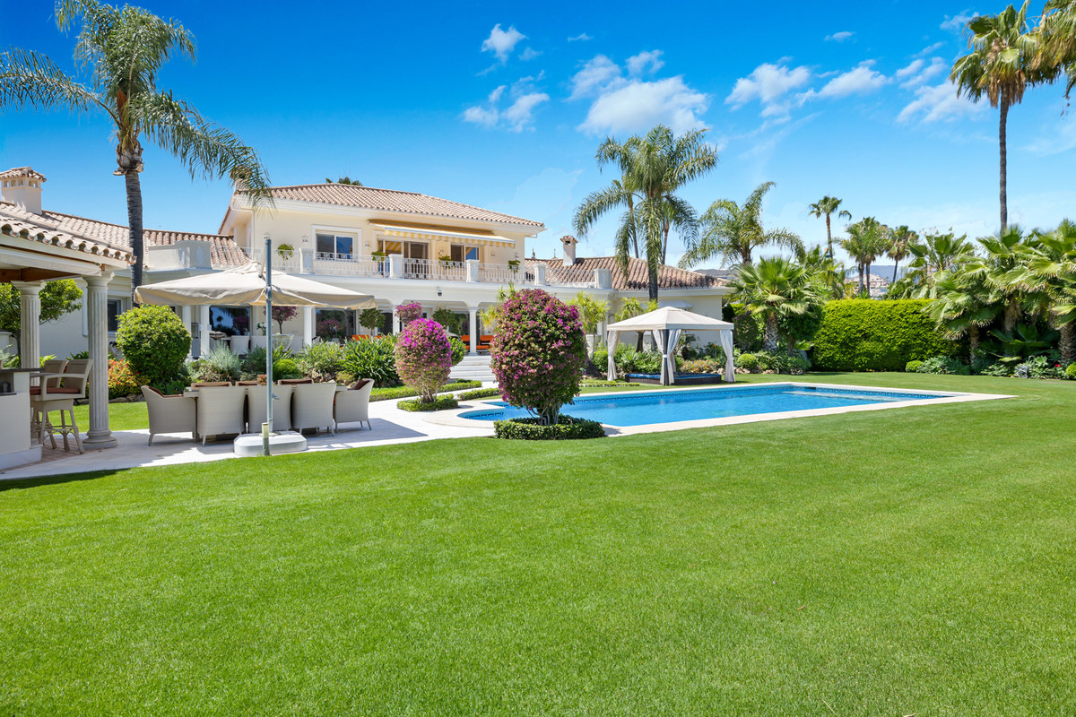 Huis te koop in Nueva Andalucía | 6 slaapkamers H4986523