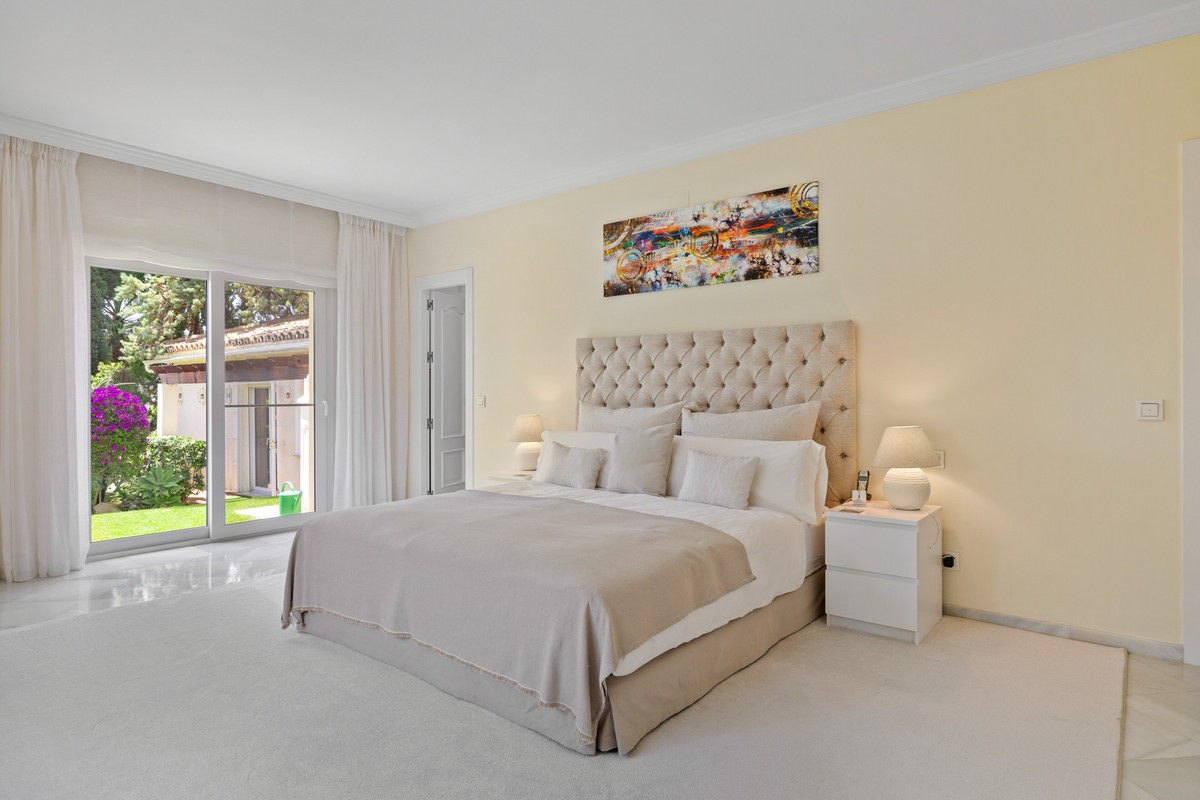 Huis te koop in Nueva Andalucía | 6 slaapkamers H4986523