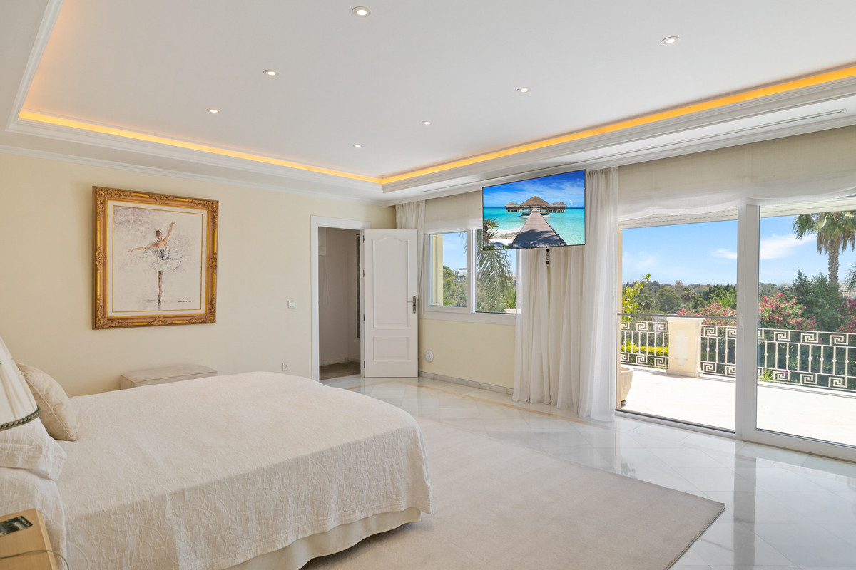 Huis te koop in Nueva Andalucía | 6 slaapkamers H4986523