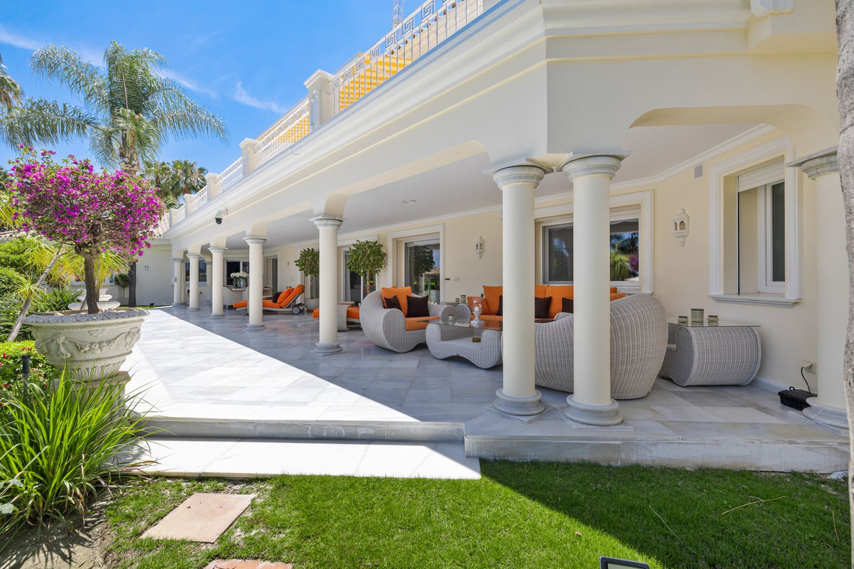 Huis te koop in Nueva Andalucía | 6 slaapkamers H4986700