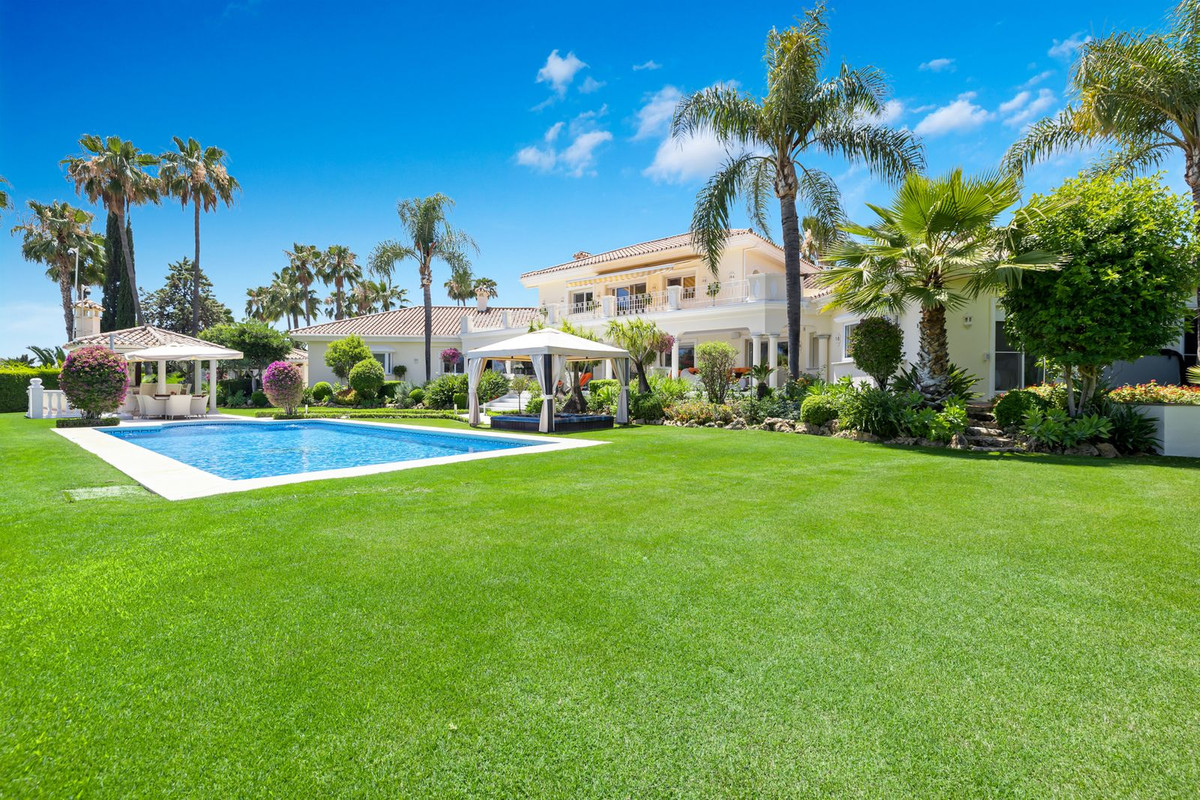Huis te koop in Nueva Andalucía | 6 slaapkamers H4986700