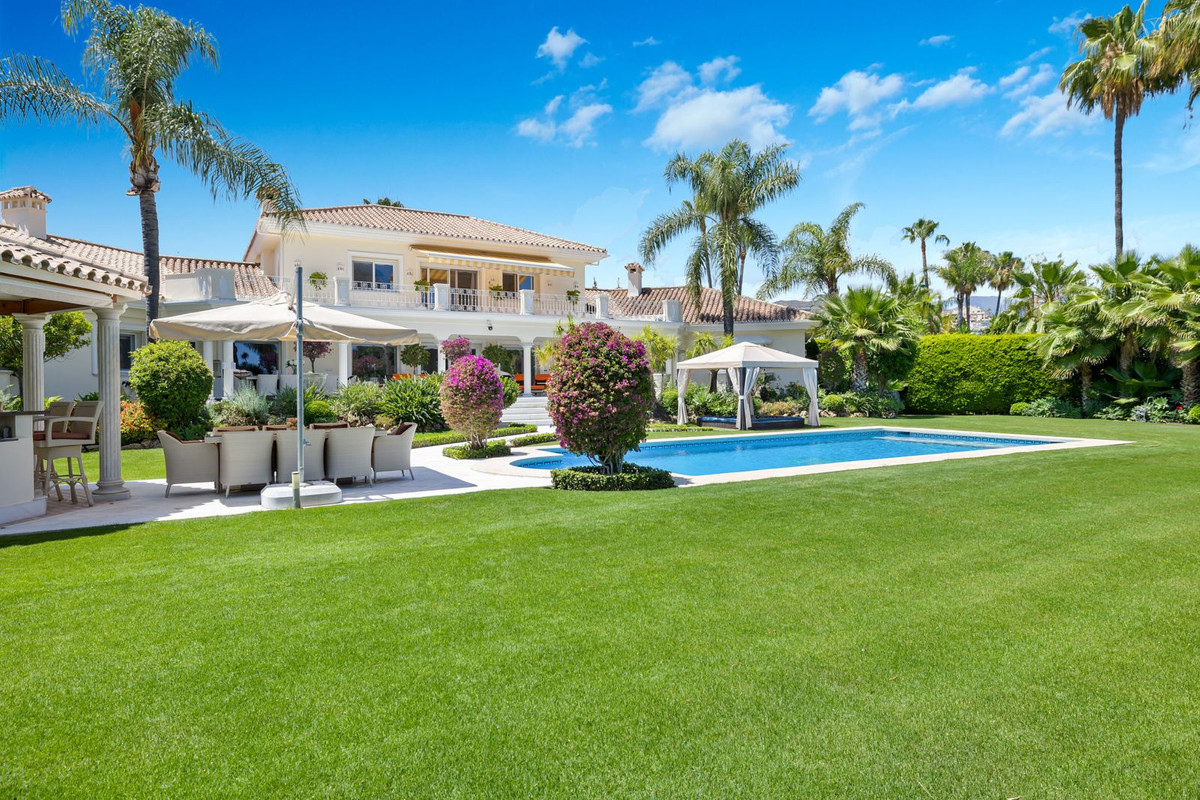 Huis te koop in Nueva Andalucía | 6 slaapkamers H4986700