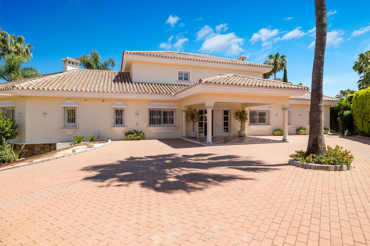 Huis te koop in Nueva Andalucía | 6 slaapkamers H4986700