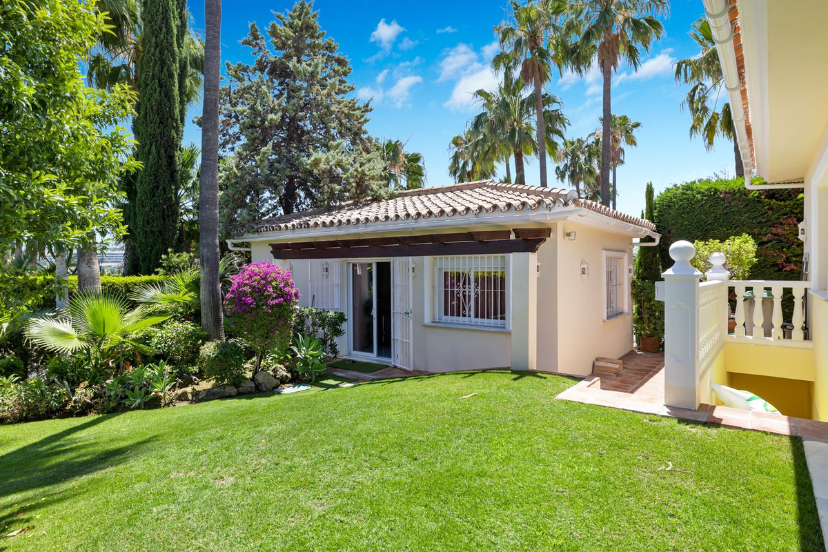 Huis te koop in Nueva Andalucía | 6 slaapkamers H4986700
