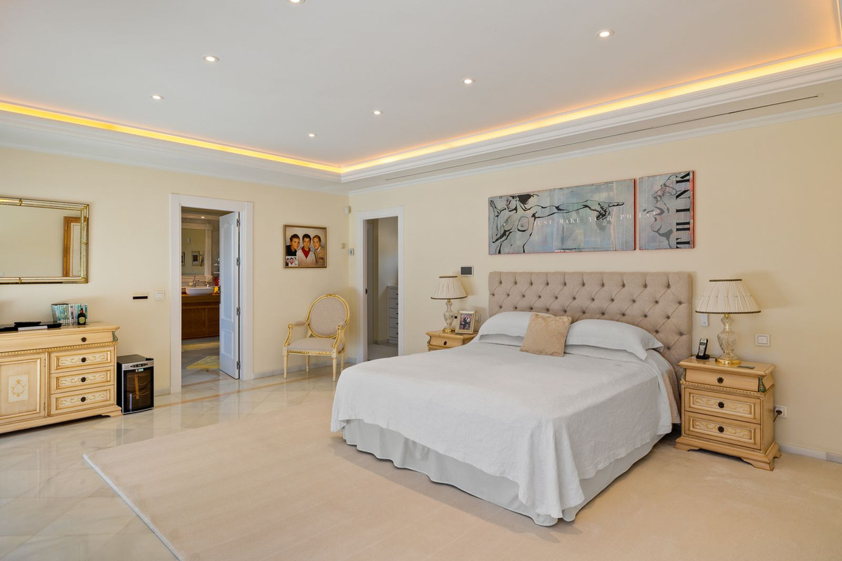Huis te koop in Nueva Andalucía | 6 slaapkamers H4986700