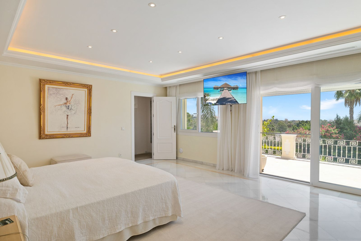 Huis te koop in Nueva Andalucía | 6 slaapkamers H4986700
