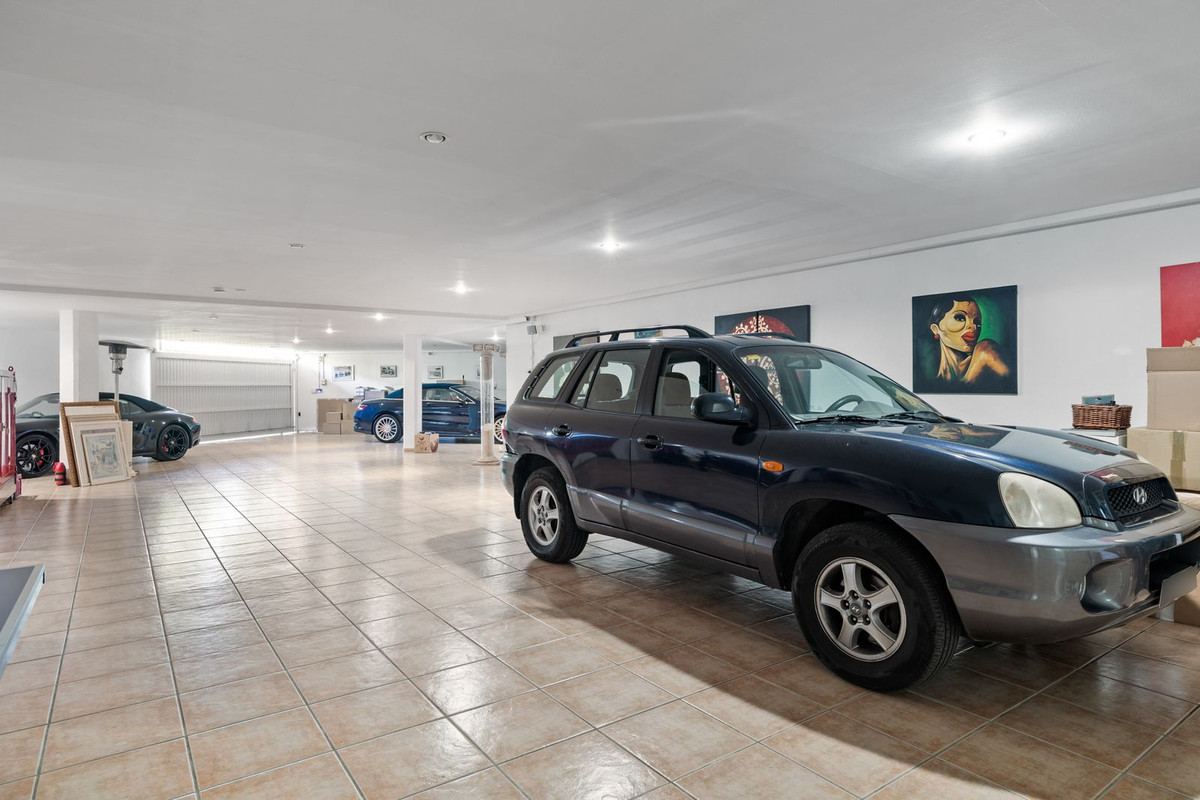 Huis te koop in Nueva Andalucía | 6 slaapkamers H4986700