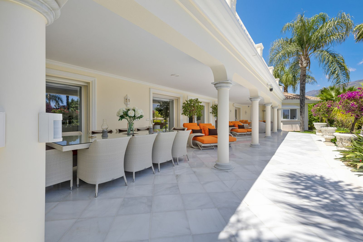 Huis te koop in Nueva Andalucía | 6 slaapkamers H4986700