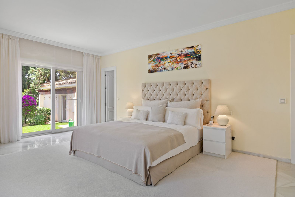 Huis te koop in Nueva Andalucía | 6 slaapkamers H4986700