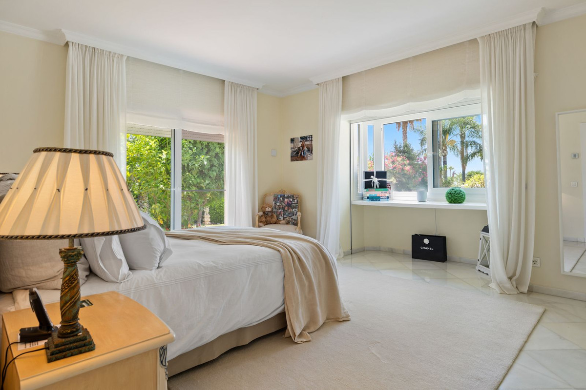 Huis te koop in Nueva Andalucía | 6 slaapkamers H4986700