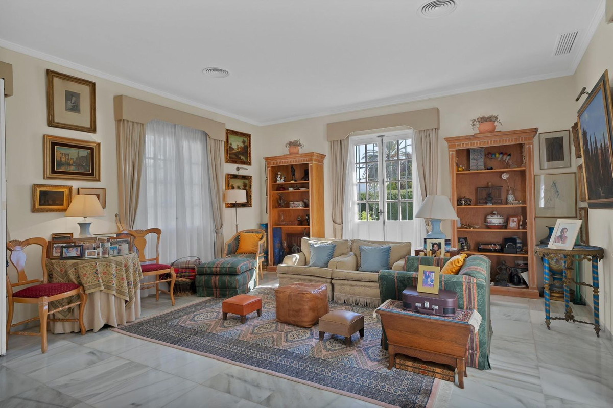 Huis te koop in Las Brisas | 6 slaapkamers H4993696