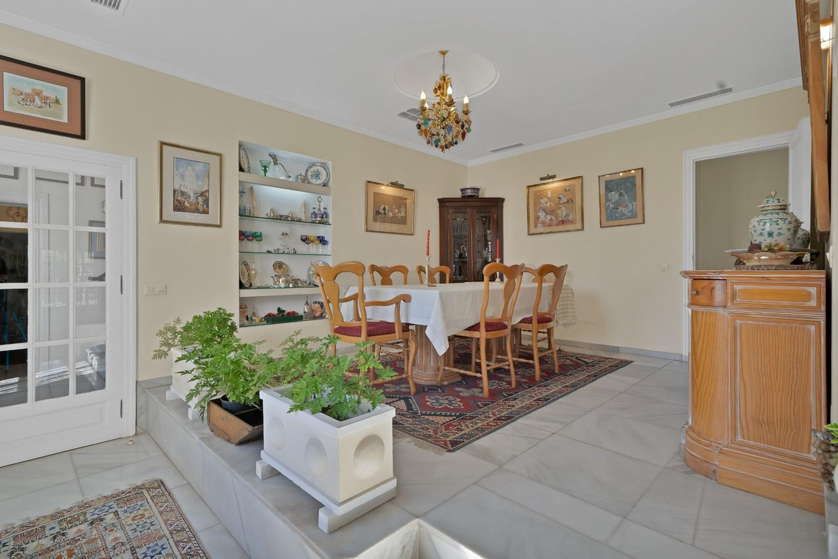 Huis te koop in Las Brisas | 6 slaapkamers H4993696
