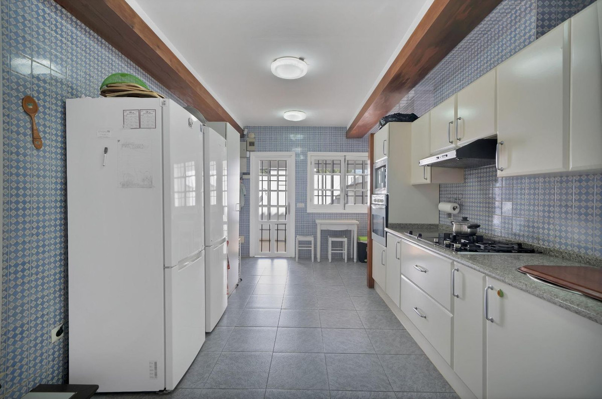 Huis te koop in Las Brisas | 6 slaapkamers H4993696