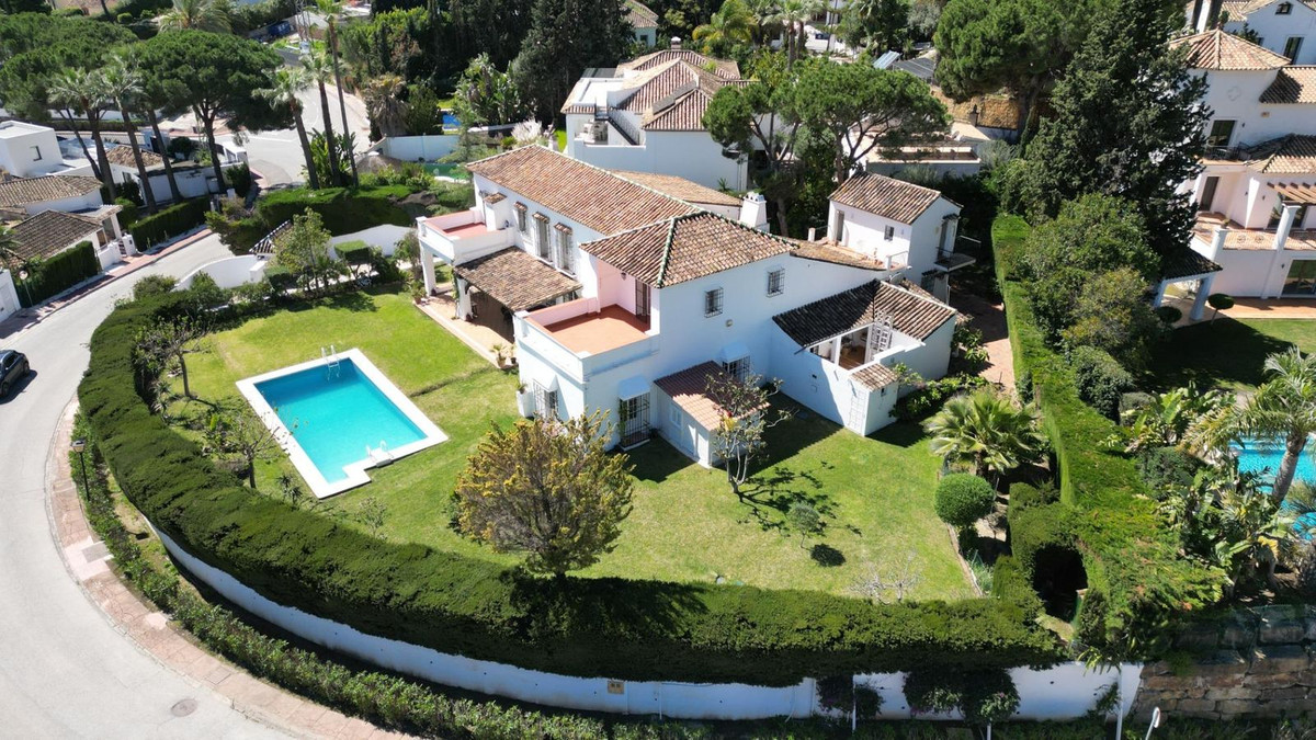 Huis te koop in Las Brisas | 6 slaapkamers H4993696