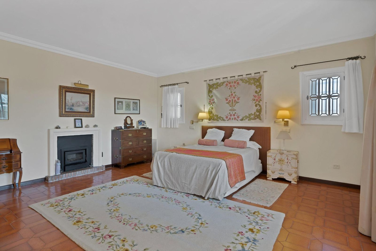 Huis te koop in Las Brisas | 6 slaapkamers H4993696