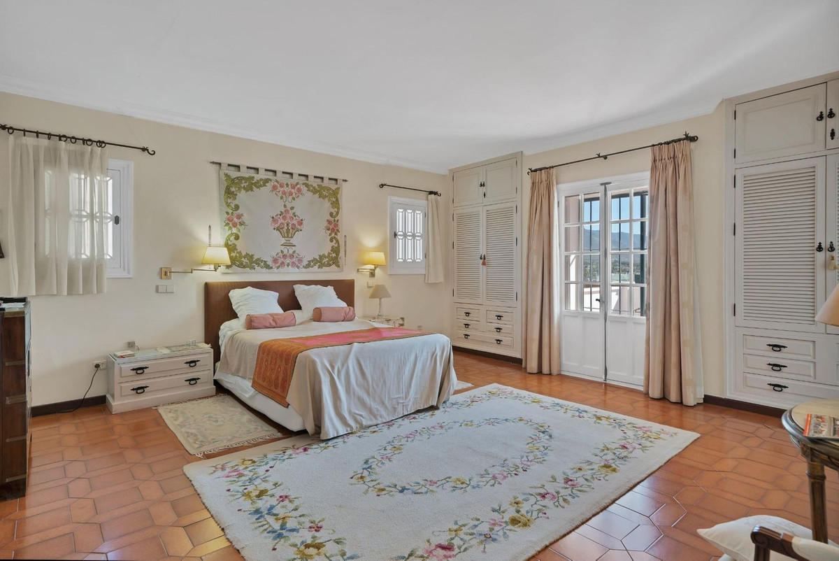 Huis te koop in Las Brisas | 6 slaapkamers H4993696
