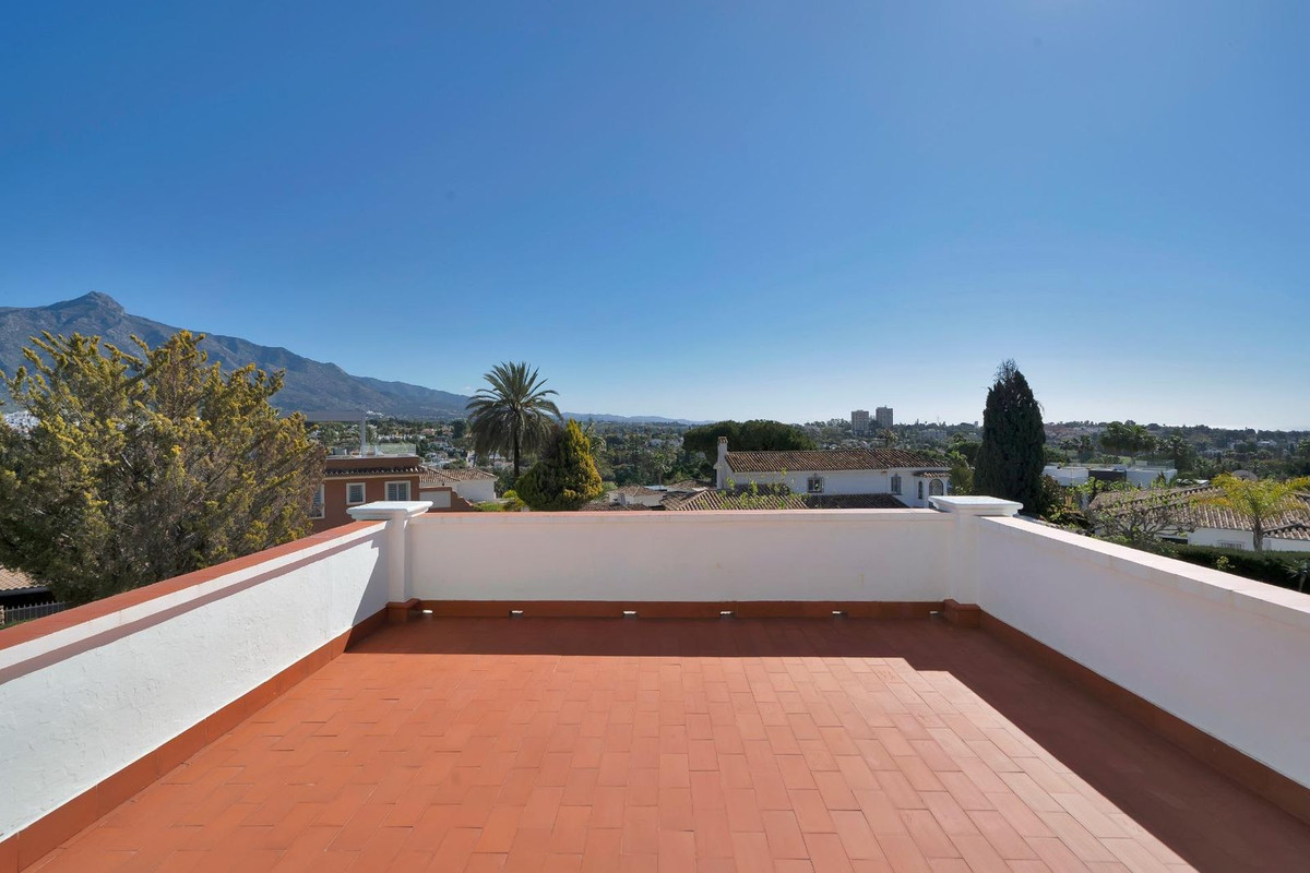 Huis te koop in Las Brisas | 6 slaapkamers H4993696