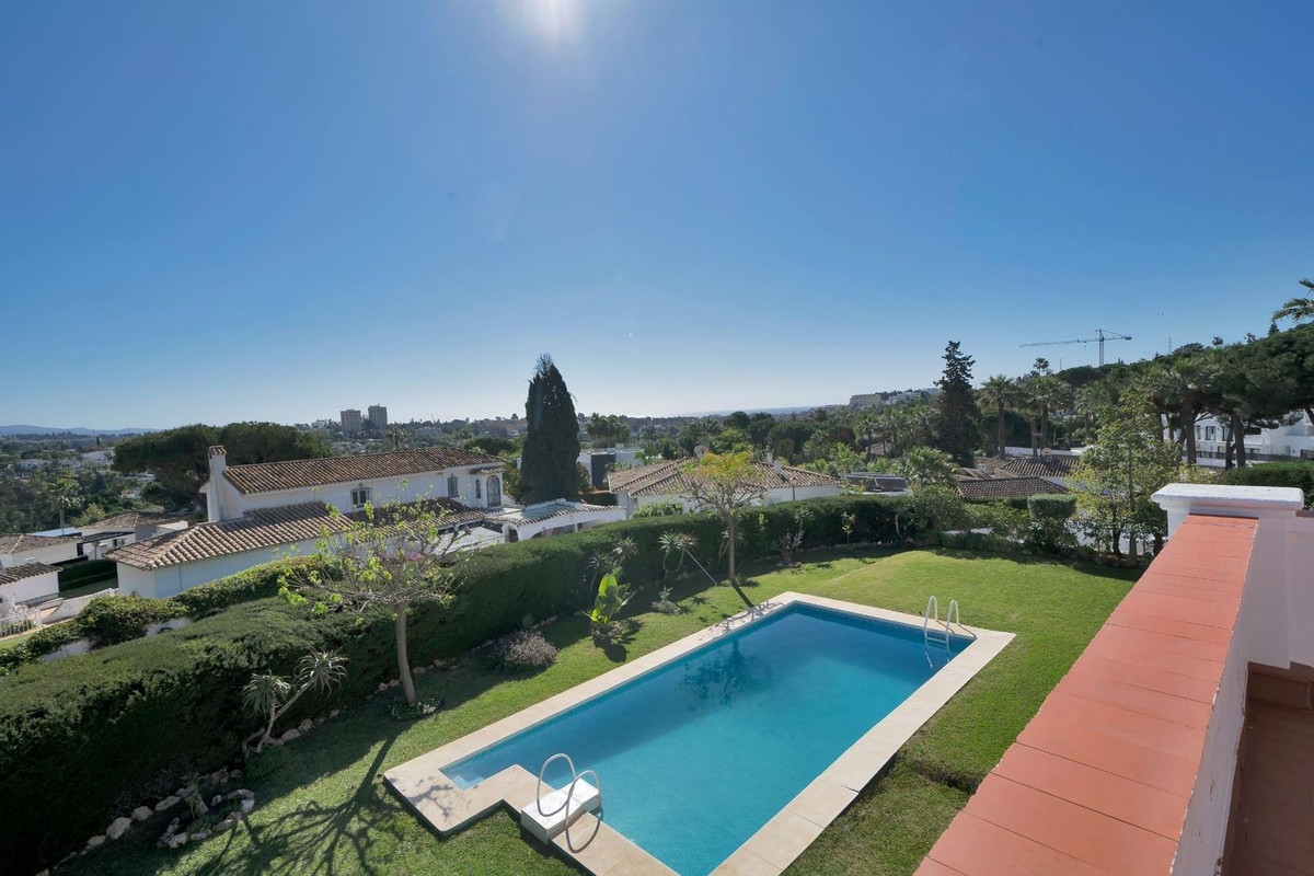 Huis te koop in Las Brisas | 6 slaapkamers H4993696