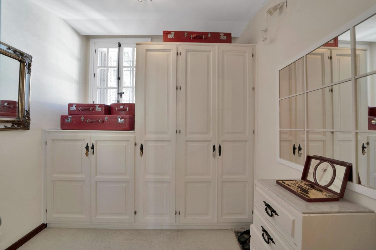 Huis te koop in Las Brisas | 6 slaapkamers H4993696