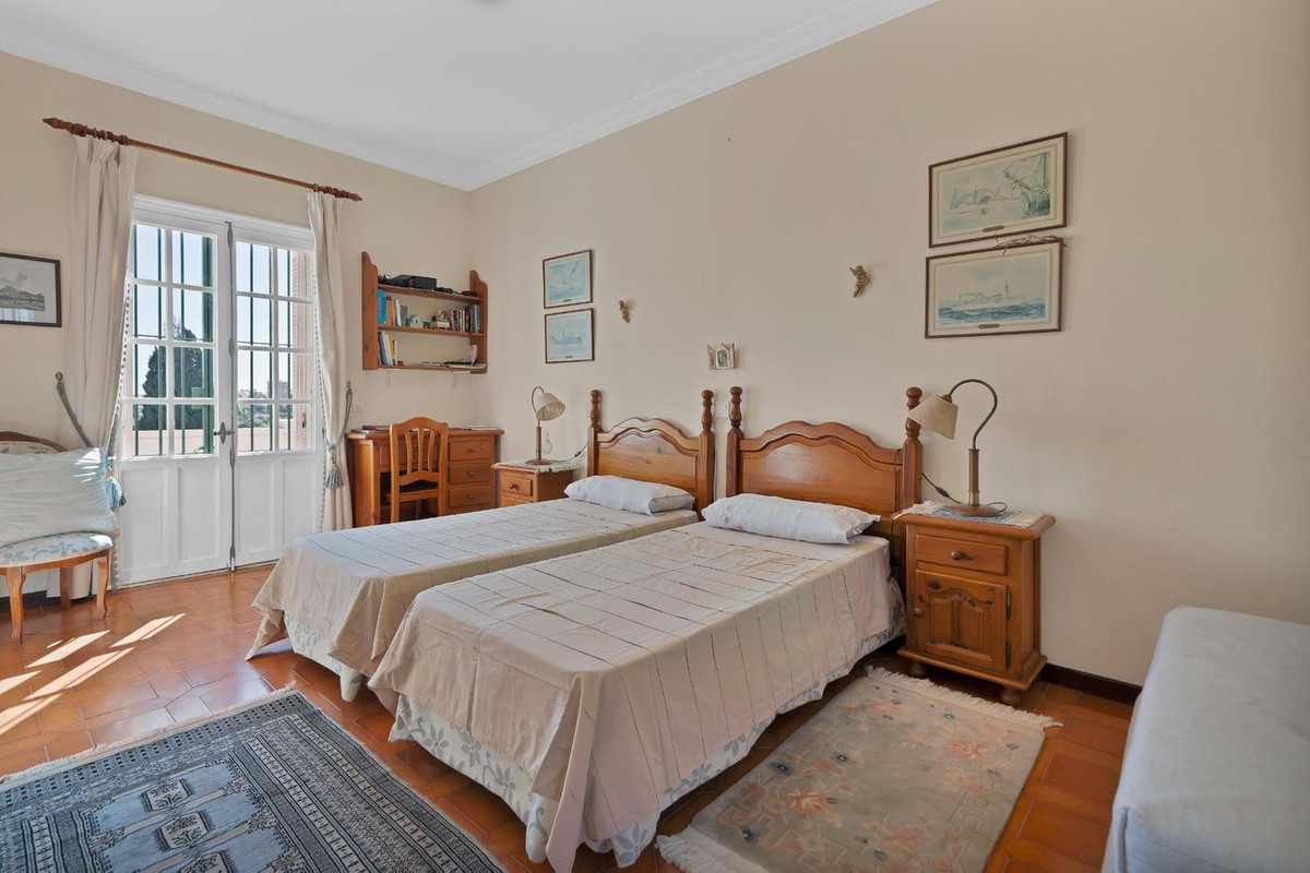 Huis te koop in Las Brisas | 6 slaapkamers H4993696