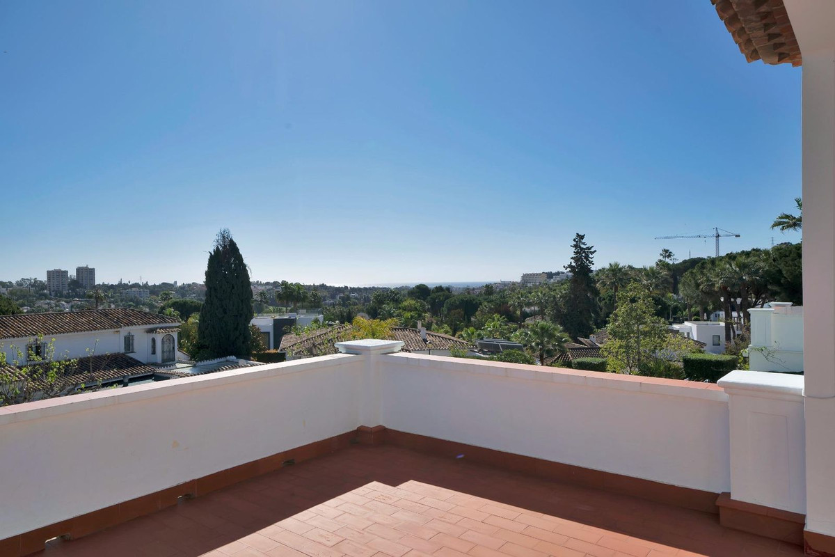 Huis te koop in Las Brisas | 6 slaapkamers H4993696