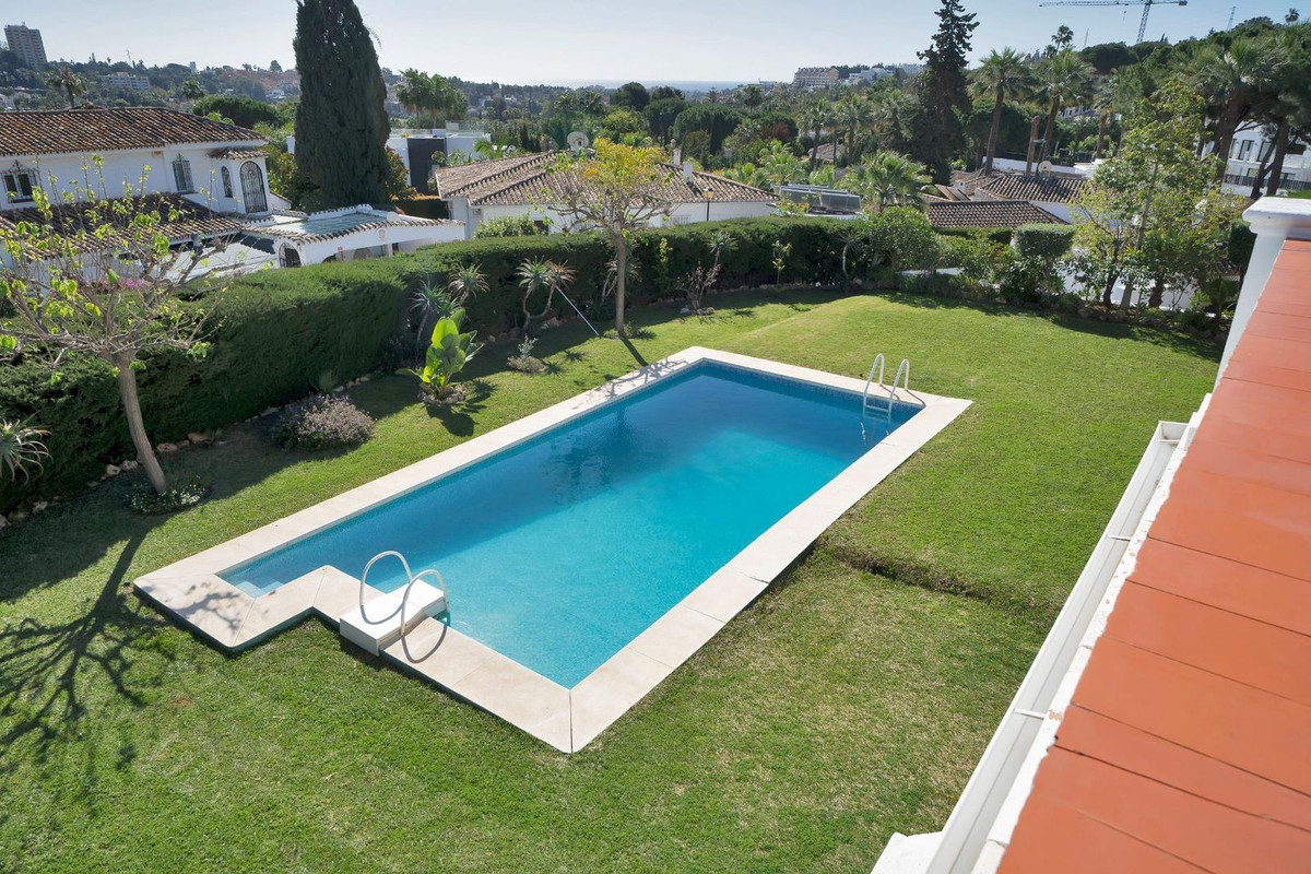 Huis te koop in Las Brisas | 6 slaapkamers H4993696