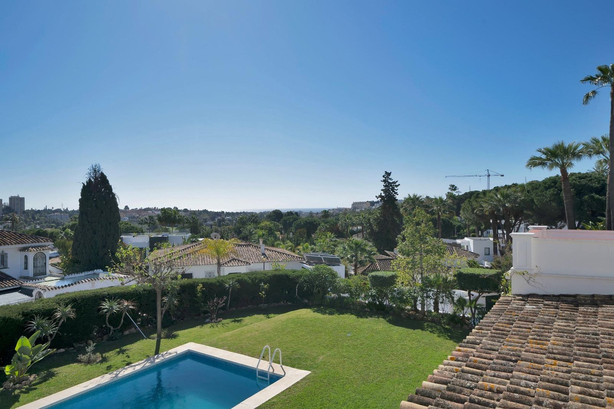 Huis te koop in Las Brisas | 6 slaapkamers H4993696