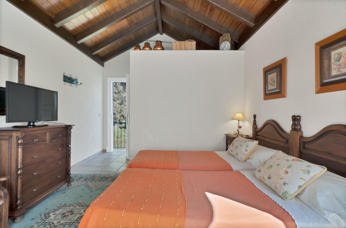 Huis te koop in Las Brisas | 6 slaapkamers H4993696