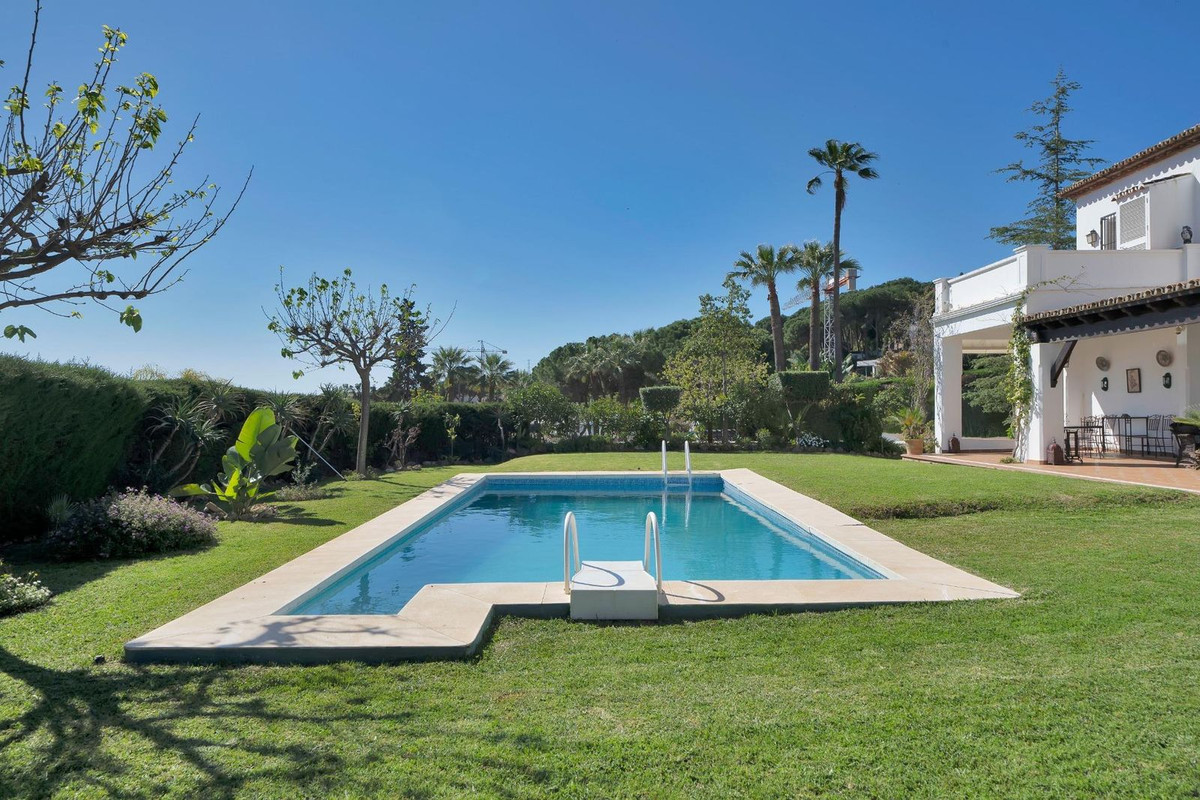 Huis te koop in Las Brisas | 6 slaapkamers H4993696