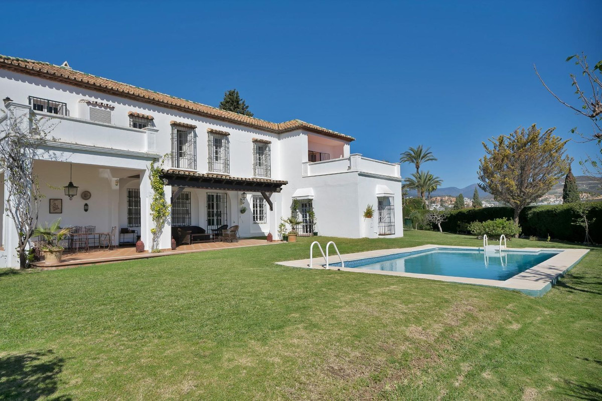 Huis te koop in Las Brisas | 6 slaapkamers H4993696